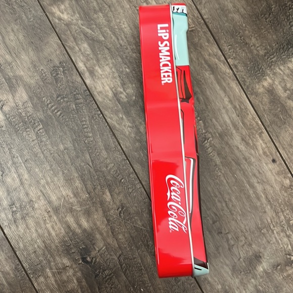Brand new Coca Cola Lip Smacker set! - Picture 5 of 5